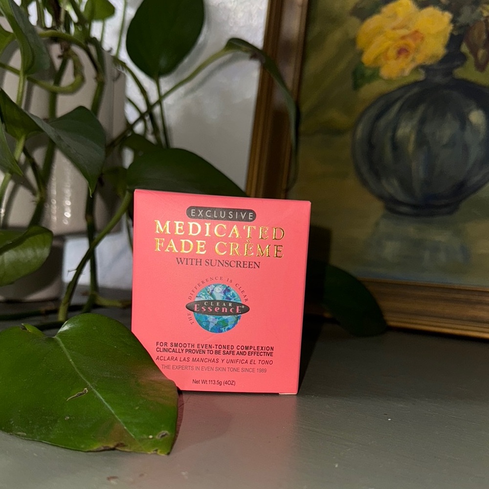 Exclusive Medicated Fade Crème with Sunscreen